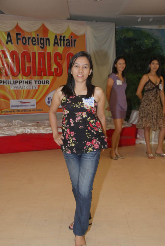 Philippines-women-5735